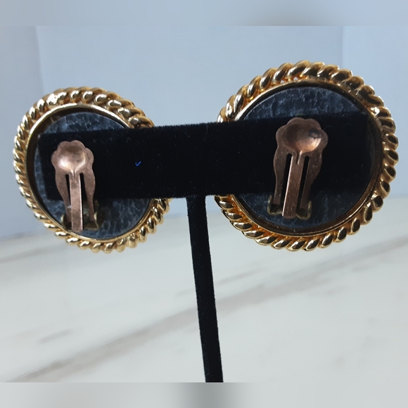 Unsigned Ciner Large Gold Plate Lucius Caesar Roman Coin Clip-On Earrings - Vtg - Picture 4 of 5